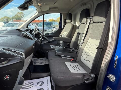 Ford Transit Custom 2.0 TDCi 290 Limited Panel Van 5dr Diesel Manual L2 H1 157 g/km, 128 bhp) 2 35