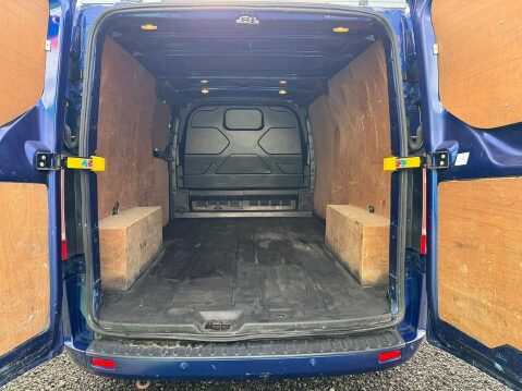 Ford Transit Custom 2.0 TDCi 290 Limited Panel Van 5dr Diesel Manual L2 H1 157 g/km, 128 bhp) 2 39