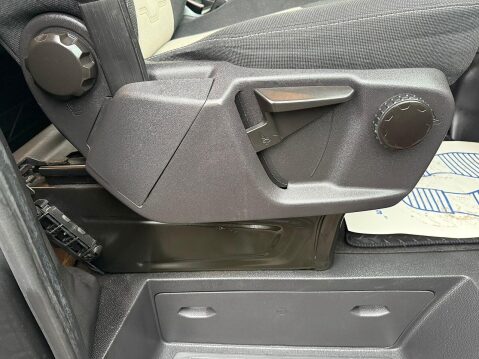 Ford Transit Custom 2.0 TDCi 310 Limited Combi Van 6dr Diesel Manual L2 H1 (165 g/km, 128 bhp) 71