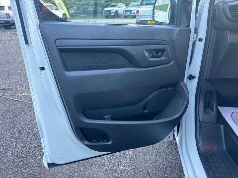 Vauxhall Vivaro 1.5 Turbo D 2900 Pro Panel Van 6dr Diesel Manual L2 H1 Euro 6 (s/s) (100 ps 43