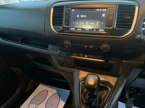Vauxhall Vivaro 1.5 Turbo D 2900 Pro Panel Van 6dr Diesel Manual L2 H1 Euro 6 (s/s) (100 ps 31