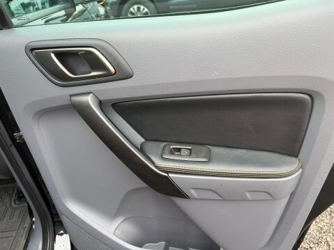 Ford Ranger 3.2 TDCi Wildtrak Pickup Double Cab 4dr Diesel Auto 4WD Euro 5 (200 ps) 44