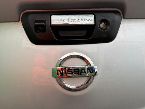 Nissan Navara 2.3 dCi Tekna Pickup Double Cab 4dr Diesel Auto 4WD Euro 6 (190 ps) 24