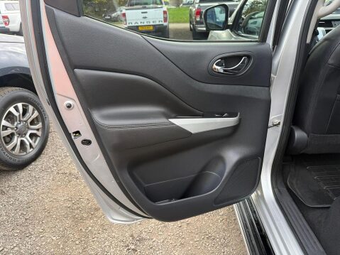 Nissan Navara 2.3 dCi Tekna Pickup Double Cab 4dr Diesel Auto 4WD Euro 6 (190 ps) 48