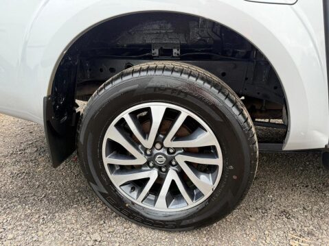 Nissan Navara 2.3 dCi Tekna Pickup Double Cab 4dr Diesel Auto 4WD Euro 6 (190 ps) 27