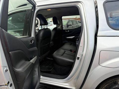 Nissan Navara 2.3 dCi Tekna Pickup Double Cab 4dr Diesel Auto 4WD Euro 6 (190 ps) 41