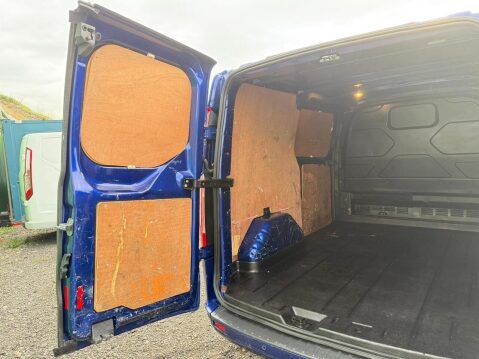 Ford Transit Custom 2.0 TDCi 270 Limited Panel Van 5dr Diesel Manual L1 H1 (163 g/km, 128 bhp) 32