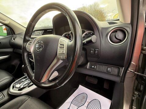 Nissan Navara 2.3 dCi Tekna Pickup Double Cab 4dr Diesel Auto 4WD Euro 6 (190 ps) 24
