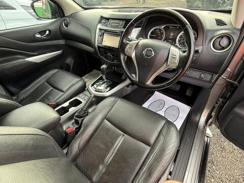 Nissan Navara 2.3 dCi Tekna Pickup Double Cab 4dr Diesel Auto 4WD Euro 6 (190 ps) 25