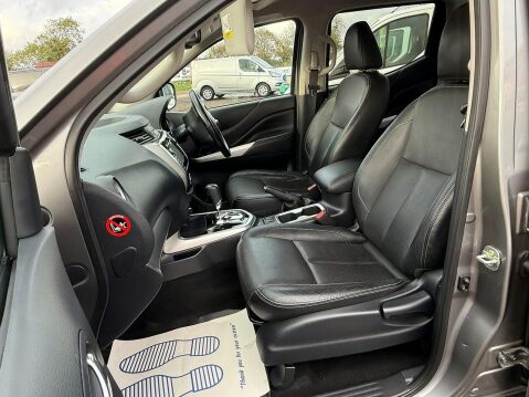 Nissan Navara 2.3 dCi Tekna Pickup Double Cab 4dr Diesel Auto 4WD Euro 6 (190 ps) 30
