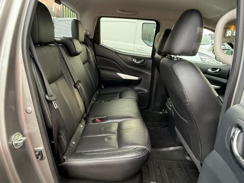 Nissan Navara 2.3 dCi Tekna Pickup Double Cab 4dr Diesel Auto 4WD Euro 6 (190 ps) 38