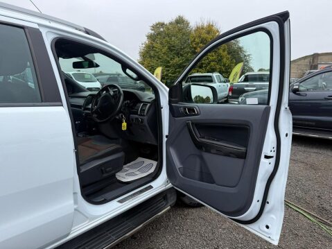 Ford Ranger 3.2 TDCi Wildtrak Pickup Double Cab 4dr Diesel Auto 4WD Euro 5 (200 ps) 45
