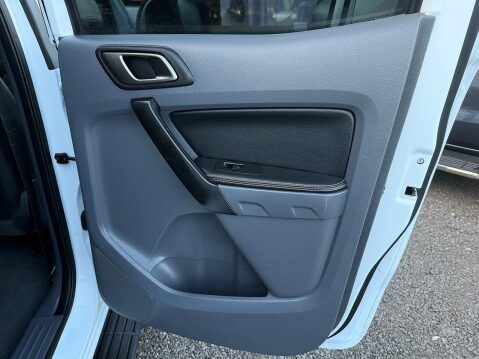 Ford Ranger 3.2 TDCi Wildtrak Pickup Double Cab 4dr Diesel Auto 4WD Euro 5 (200 ps) 45