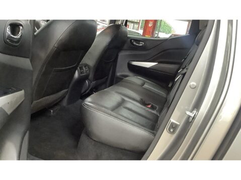 Nissan Navara 2.3 dCi Tekna Pickup Double Cab 4dr Diesel Manual 4WD Euro 6 (s/s) (190 ps) 8