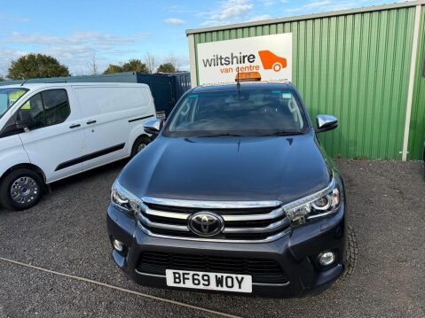 Toyota Hilux 2.4 D-4D Invincible Pickup Double Cab 4dr Diesel Auto 4WD Euro 6 (s/s) (TSS 3