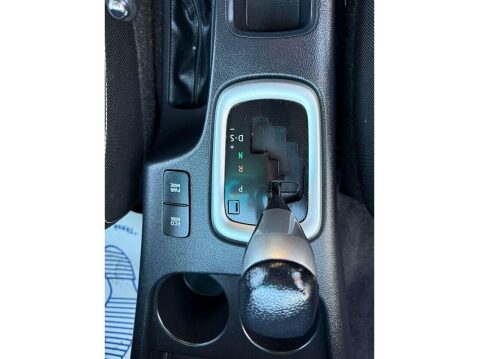 Toyota Hilux 2.4 D-4D Invincible Pickup Double Cab 4dr Diesel Auto 4WD Euro 6 (s/s) (TSS 59