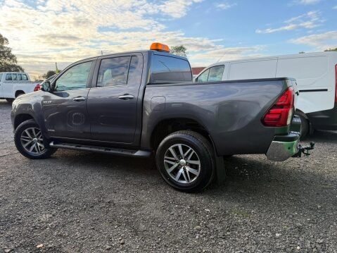 Toyota Hilux 2.4 D-4D Invincible Pickup Double Cab 4dr Diesel Auto 4WD Euro 6 (s/s) (TSS 62