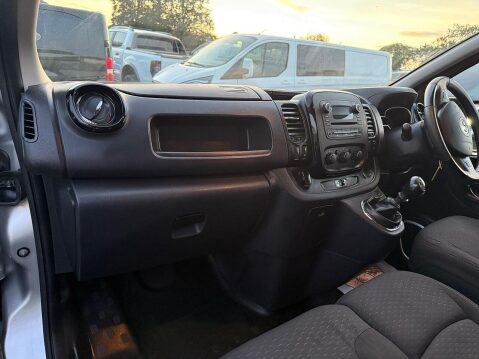 Vauxhall Vivaro 1.6 CDTi 2900 Sportive Panel Van 5dr Diesel Manual L2 H1 Euro 6 (120 ps) 17