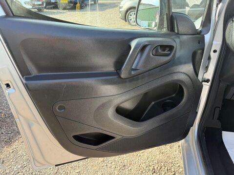 Peugeot Partner 1.6 BlueHDi 854 Professional Panel Van 5dr Diesel Manual L1 (112 g/km, 97.6 42