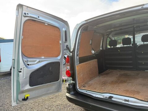 Peugeot Partner 1.6 BlueHDi 854 Professional Panel Van 5dr Diesel Manual L1 (112 g/km, 97.6 34