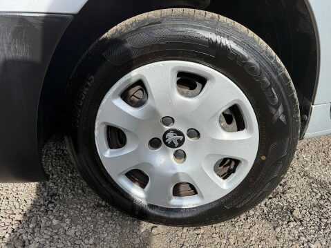 Peugeot Partner 1.6 BlueHDi 854 Professional Panel Van 5dr Diesel Manual L1 (112 g/km, 97.6 19