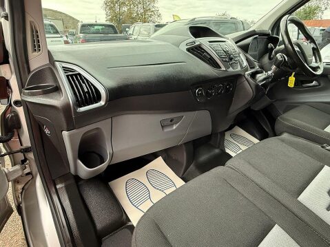 Ford Transit Custom 2.0 TDCi 290 Limited Panel Van 5dr Diesel Manual L2 H1 (157 g/km, 128 bhp) 30