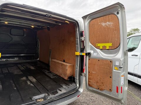 Ford Transit Custom 2.0 TDCi 290 Limited Panel Van 5dr Diesel Manual L2 H1 (157 g/km, 128 bhp) 40