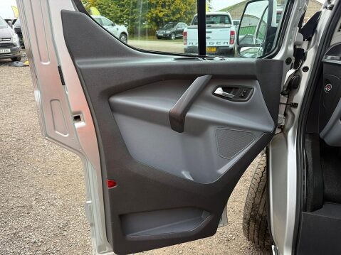 Ford Transit Custom 2.0 TDCi 290 Limited Panel Van 5dr Diesel Manual L2 H1 (157 g/km, 128 bhp) 41