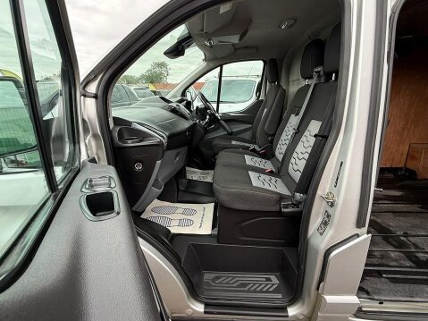 Ford Transit Custom 2.0 TDCi 290 Limited Panel Van 5dr Diesel Manual L2 H1 (157 g/km, 128 bhp) 35