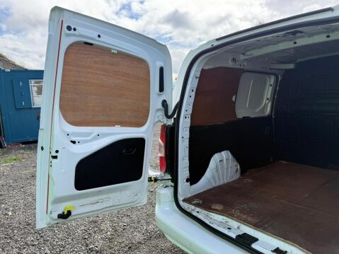 Vauxhall Combo 1.6 Turbo D 2300 Sportive Panel Van 4dr Diesel Manual L1 H1 Euro 6 (s/s) (1 23
