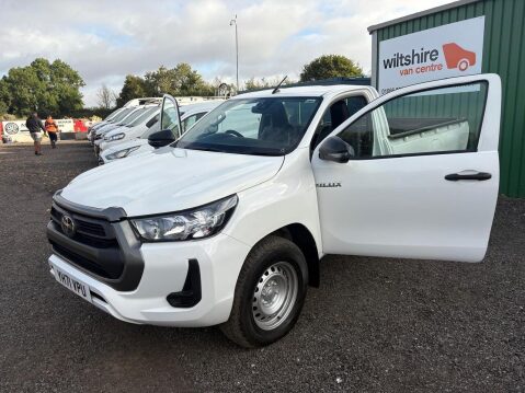 Toyota Hilux 2.4 D-4D Active Narrow Body 4WD Euro 6 2dr 11