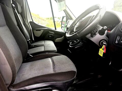 Renault Master 2.3 dCi ENERGY 35 Business RWD LWB Euro 5 (s/s) 4dr 18