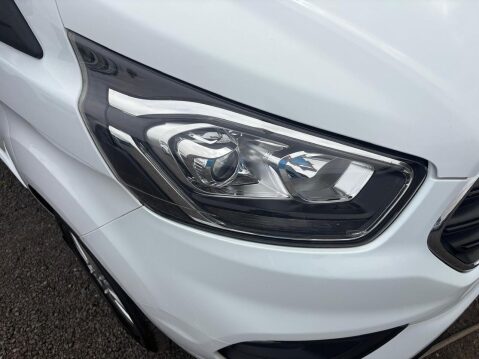 Ford Transit Custom 300 EcoBlue Limited aircon alloys heated seat Limited Spec 2.0 5dr Panel Va 41