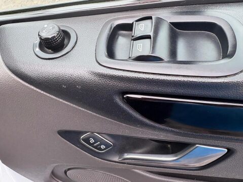 Ford Transit Custom 300 EcoBlue Limited aircon alloys heated seat Limited Spec 2.0 5dr Panel Va 24