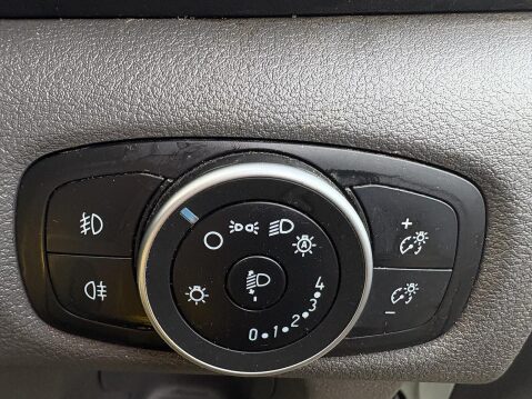 Ford Transit Custom 300 EcoBlue Limited aircon alloys heated seat Limited Spec 2.0 5dr Panel Va 23