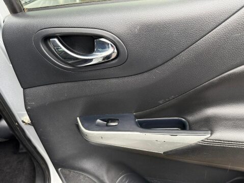 Nissan Navara 2.3 dCi Tekna Pickup Double Cab 4dr Diesel Auto 4WD Euro 6 (190 ps) 41