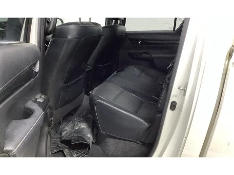 Toyota Hilux 2.4 D-4D Invincible X Pickup Double Cab 4dr Diesel Manual 4WD Euro 6 (s/s) 11