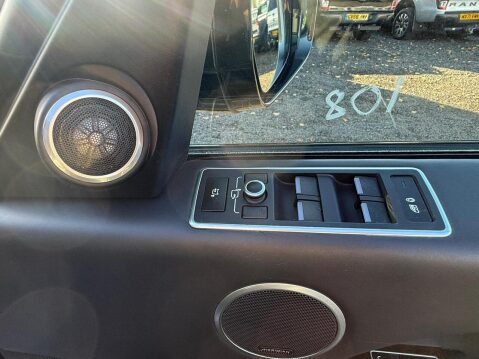 Land Rover Range Rover 4.4 SD V8 Vogue SE SUV 5dr Diesel Auto 4WD Euro 5 (339 ps) 30