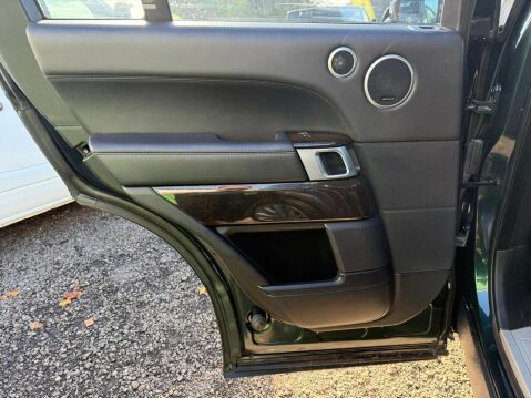 Land Rover Range Rover 4.4 SD V8 Vogue SE SUV 5dr Diesel Auto 4WD Euro 5 (339 ps) 31