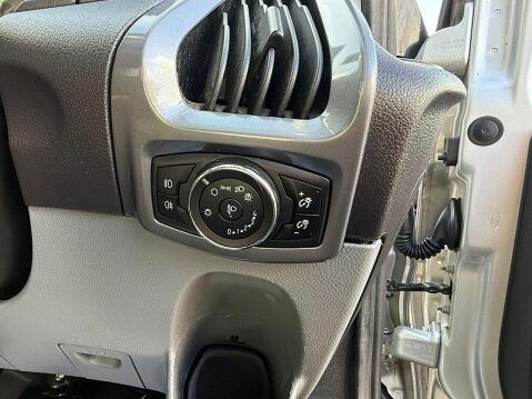 Ford Transit Custom 2.0 TDCi 270 Limited Panel Van 5dr Diesel Manual L1 H1 (157 g/km, 128 bhp) 23