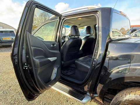 Nissan Navara 2.3 dCi Tekna Pickup Double Cab 4dr Diesel Manual 4WD Euro 6 (s/s) (190 ps) 53