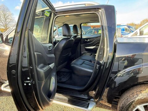 Nissan Navara 2.3 dCi Tekna Pickup Double Cab 4dr Diesel Manual 4WD Euro 6 (s/s) (190 ps) 42