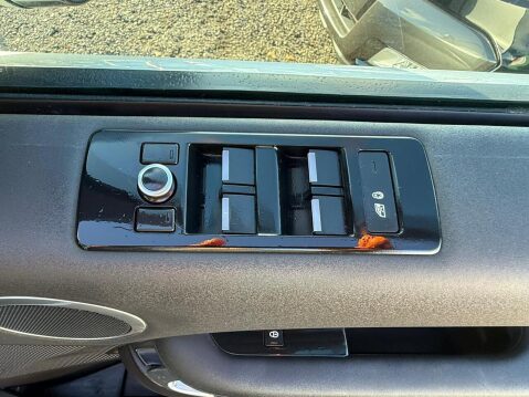 Land Rover Discovery 2.0 SD4 S SUV 5dr Diesel Auto 4WD Euro 6 (s/s) (240 ps) 37