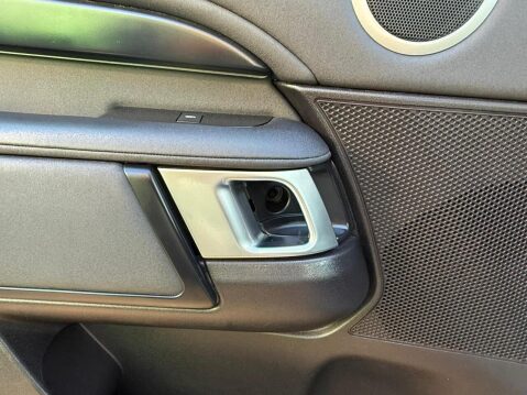 Land Rover Discovery 2.0 SD4 S SUV 5dr Diesel Auto 4WD Euro 6 (s/s) (240 ps) 40