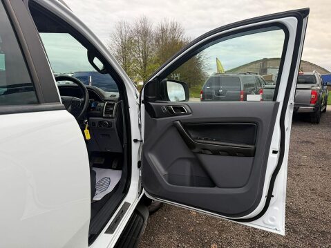 Ford Ranger 3.2 TDCi Wildtrak Pickup Double Cab 4dr Diesel Auto 4WD Euro 5 (200 ps) 50