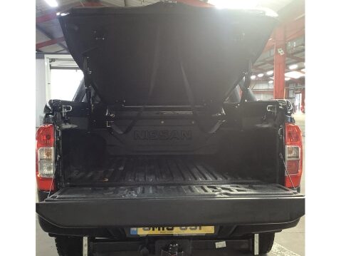 Nissan Navara 2.3 dCi N-Guard Pickup Double Cab 4dr Diesel Manual 4WD Euro 6 (s/s) (190 p 7