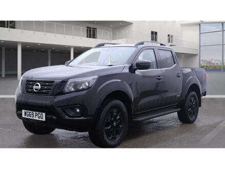 Nissan Navara 2.3 dCi N-Guard Pickup Double Cab 4dr Diesel Auto 4WD Euro 6 (190 ps)