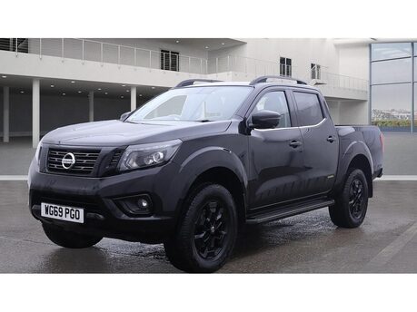 Nissan Navara 2.3 dCi N-Guard Pickup Double Cab 4dr Diesel Auto 4WD Euro 6 (190 ps)