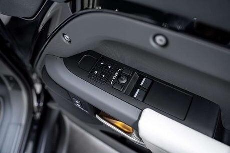 Land Rover Defender 3.0 D350 MHEV X-Dynamic HSE SUV 3dr Diesel Auto 4WD Euro 6 (s/s) (350 ps) 23