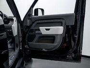 Land Rover Defender 3.0 D350 MHEV X-Dynamic HSE SUV 3dr Diesel Auto 4WD Euro 6 (s/s) (350 ps) 21